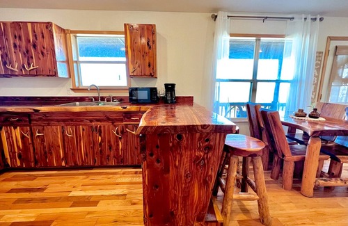Boswell Cabin | A two-bedroom mountain cabin with a priceless view