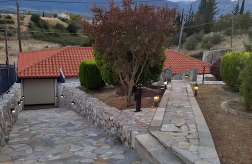 Kefalochori House | A V G E R I N O S The oldtown