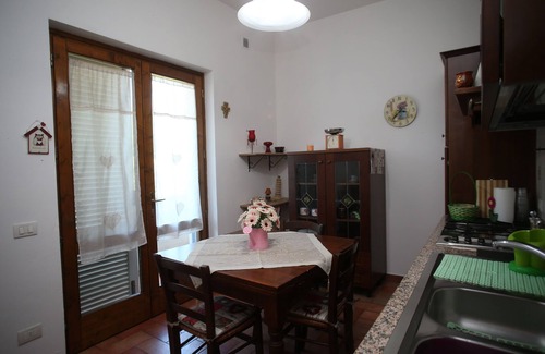 Pistoia House | A VALE OF HOUSE - for rural holiday accommodation