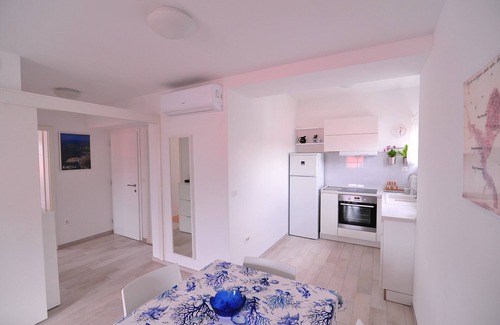 Lumbarda Apartment | A1 - luxury apt. in center, just 5min from beach