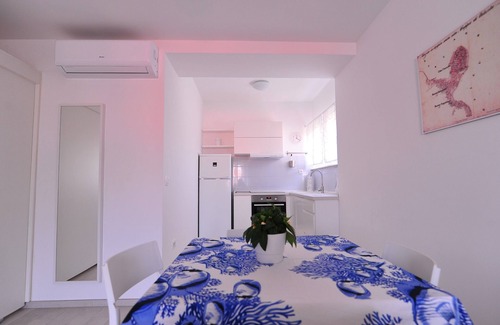 Lumbarda Apartment | A1 - luxury apt. in center, just 5min from beach