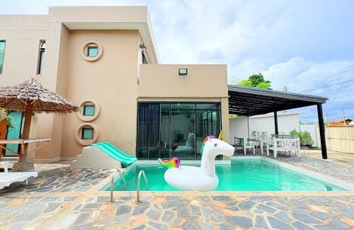 Saen Suk Villa | A1-Mountain View Private Pool Villa-บางแสน