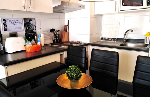 Las Rejas Apartment | A3 the perfect spot up to 5 subway front door