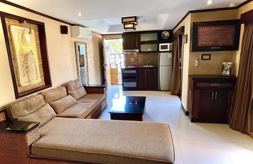 South Pattaya Apartment | A8: Royal suite 2 bedrooms, swimming pool&garden view
