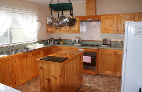 Promised Land Cottage | AAA Granary Accommodation