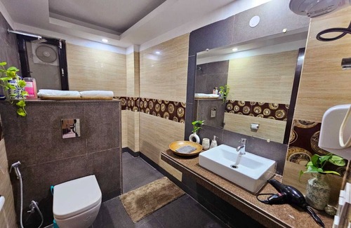 Vasant Kunj Apartment | AAA Home - Vasant Kunj by Maple Key Stays