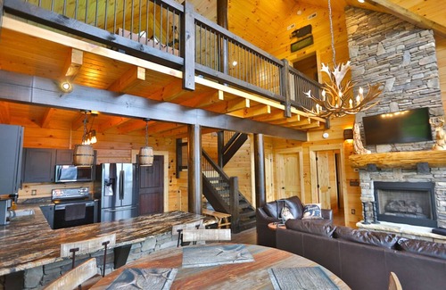 Almond Cabin | Aah Mazing Views log cabin