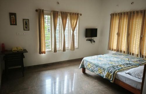 Vijayanagar 1st Stage House | Aashraya Home Stay