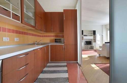 Zona Zara Apartment | Abbadesse, Bright 2 Br Apartment By Halldis