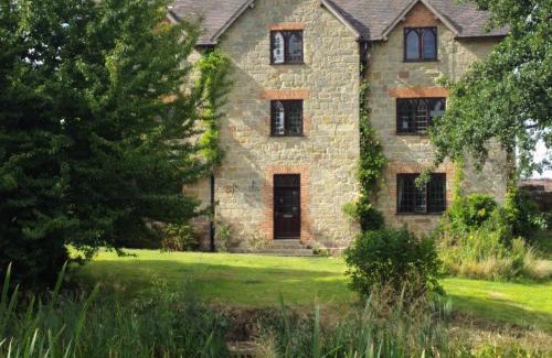 Grendon Bed & Breakfast | Abbey Farm Bed And Breakfast