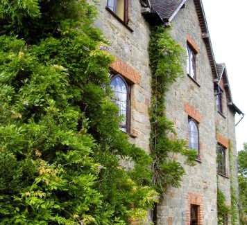 Grendon Bed & Breakfast | Abbey Farm Bed And Breakfast