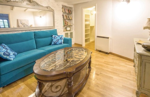 Cerdedo House | About 20 kilometers from the Ría de Pontevedra, this stone vacation home has been restored to offer