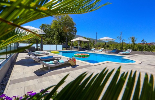 Dugopolje Villa | About Villa Maris
