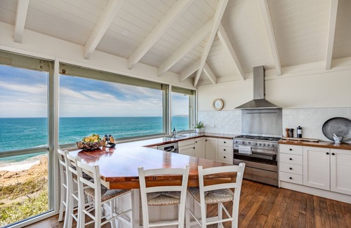 Port Elliot House | Absolute Ocean Frontage 1 The Strand Pt Elliot