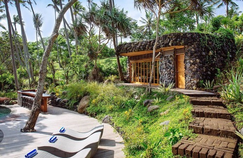 Suraberata Villa | Absolute stunning beachfront villa to escape, relax & rejuvenate!