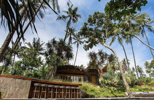 Suraberata Villa | Absolute stunning beachfront villa to escape, relax & rejuvenate!