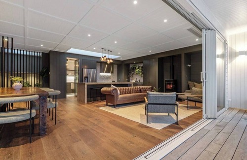 Devonport House | Absolute Waterfront Escape