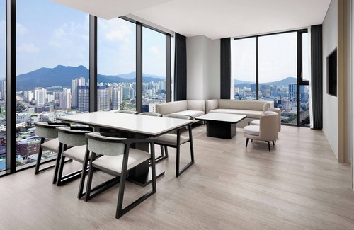 Geumjeong-dong Hotel | AC Hotel by Marriott Seoul Geumjeong