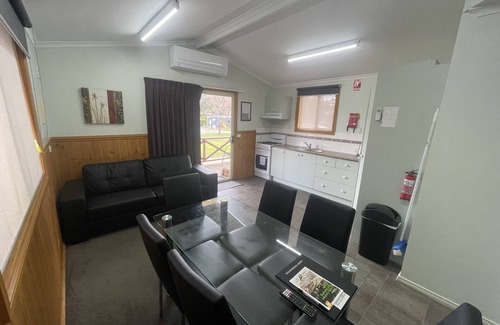 Ararat RV Rental | Acacia Caravan Park