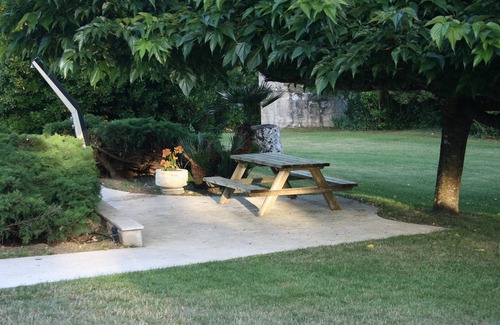 Saint Maurin Ski Chalet | Accessible Gites With Pool In Landscaped Grounds Of 13th Century French Manoir
