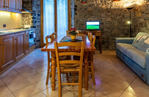 Zorzino Apartment | Accommodation on three floors in a castle in Zorzino, Pisa apartment