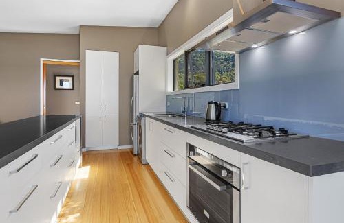 Apollo Bay House | Achilles
