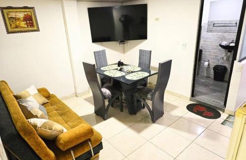 Kennedy Apartment | Acogedor apartamento familiar 2do piso - 06 personas - El Edén Centro Comercial