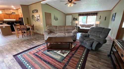 Logan House | Acorn Acres Cabins Buck Run Cottage