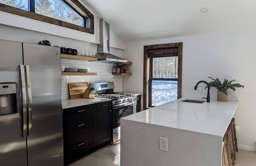 Cairo House | Acorn Bungalow & Lodge - Luxury Cabin, Catskills