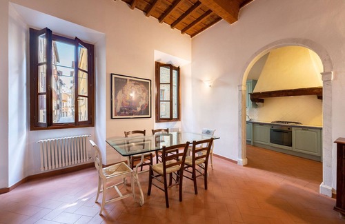 Duomo Apartment | Acqua Apartment - Four Bedroom Apartment, Sleeps 7
