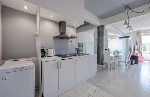 Kerameikos Apartment | Acropolis front row loft