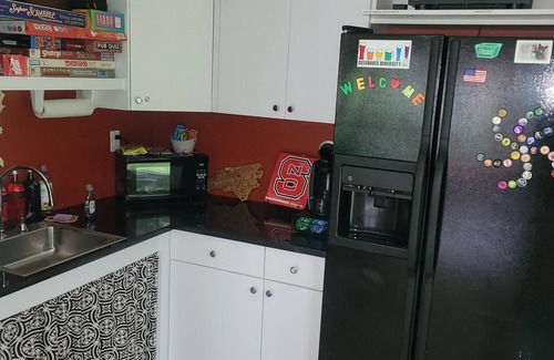 Northwest Raleigh Apartment | ADA King near Crabtree, PNC Arena, State Fairgrounds, NCMA