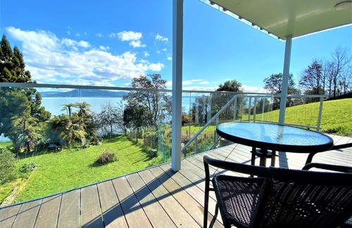Owhata House | Addictive View - Lakeside Studio
