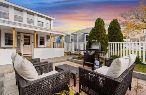 Salisbury Beach House | Addie Shack & Cammie Cabana Pet Friendly 10pp