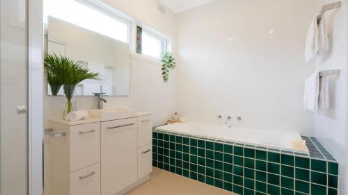 Kiama Downs House | Adelong