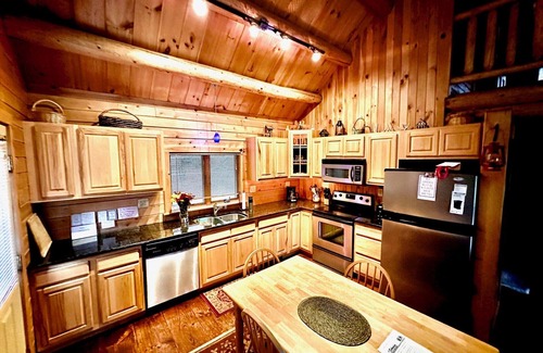Saranac House | Adirondack Log Home For Rent Near Lake Placid NY In Adirondack State Park