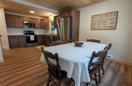 Cranberry Lake Cottage | ADK Waterfront cottage on Cranberry Lake. 🐾💓🛶🎣⛵🌈🚵‍♀️🛤️🫎🍂🦉