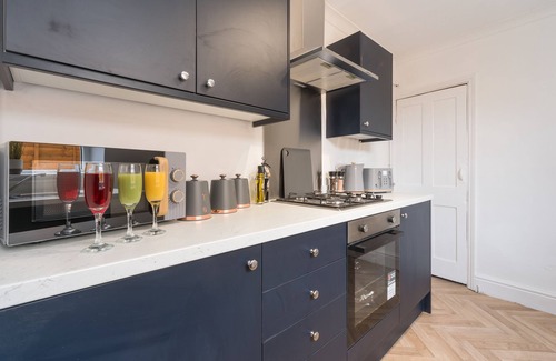 Hull House | Adom Home Away From Home By Jesouth