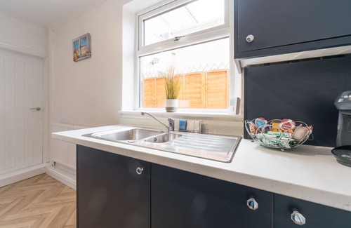 Hull House | Adom Home Away From Home By Jesouth
