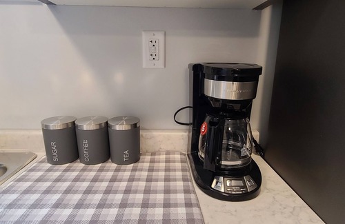 Saskatoon Apartment | Adorable 2-bedroom place with 1 free parking