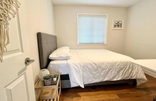 Marpole House | Adorable 4B House-Vancouver West Free Parking