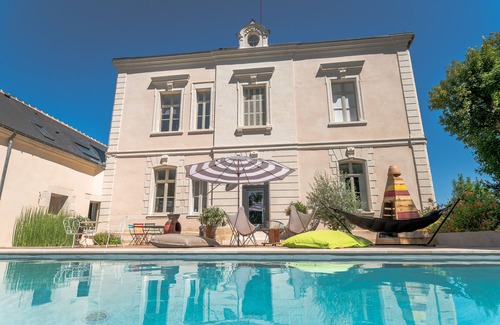 Beaumont-en-Veron Apartment | Adorable apartment located in a castle