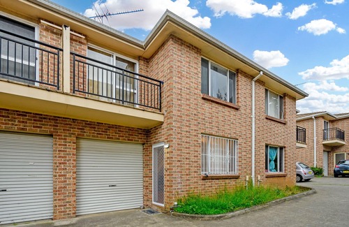 Bankstown House | Adorable Bankstown Townhouse - Next to Westfield!
