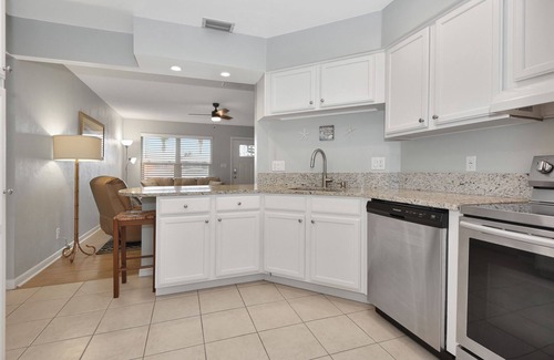 Glenwood House | Adorable Beach Bungalow just Steps from the BEACH!