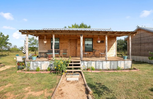 Fredericksburg Cabin | Adorable cabin, creek access. Dog Friendly! Sleeps 4