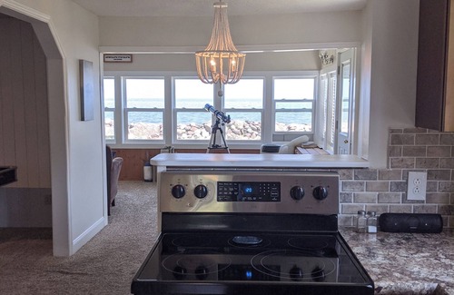 North Greece House | Adorable Cape Cod on Lake Ontario Waterfront