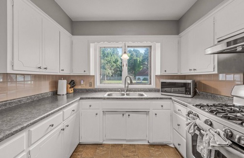 Maplewood House | Adorable Comfy Home- 3M Headquarter-Battle Creek Park- MOA- DTWN St. Paul