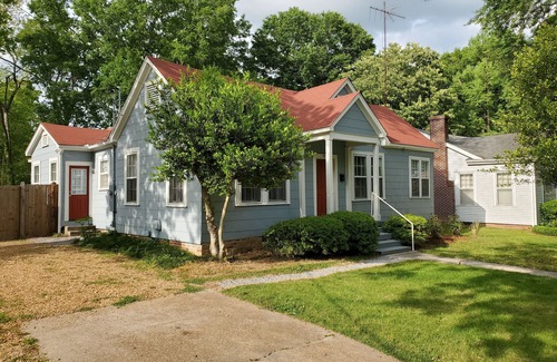 Canton House | Adorable cottage nestled in Canton historic district