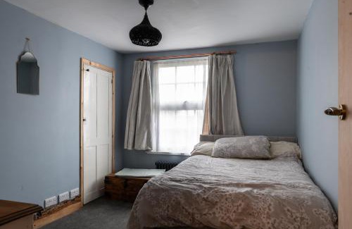Heathfield House | Adorable quirky country cottage