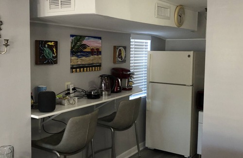Murraysville Cottage | Adorable Two Bedroom Cottage Guesthouse (2 Story)